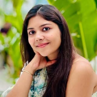 CA Isha Jaiswal | Finance & Excel Tips