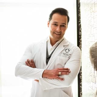 Dr. Alejandro Leal