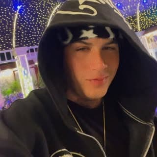 𝑳𝑨𝑵𝒀𝑬𝑳