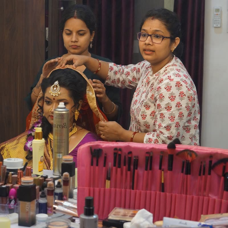Kuhu Make Up Studio Brushed by Shalini