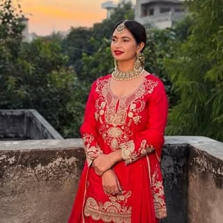 RakhiBajaj's MODERN BEAUTY&CUT