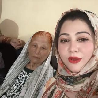 Nilofar Khan