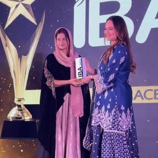 BEST MAKEUP ARTIST KASHMIR