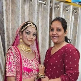 Priya Kanojiya???
