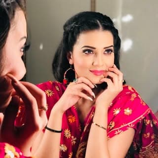 Glamorous Mutiyaran