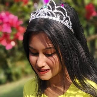 Akhi roy