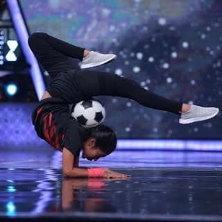 Bipasha Baishnab Juggling