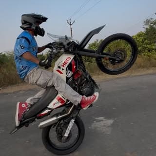 AJAz ERz (SHER? SAIYAD)